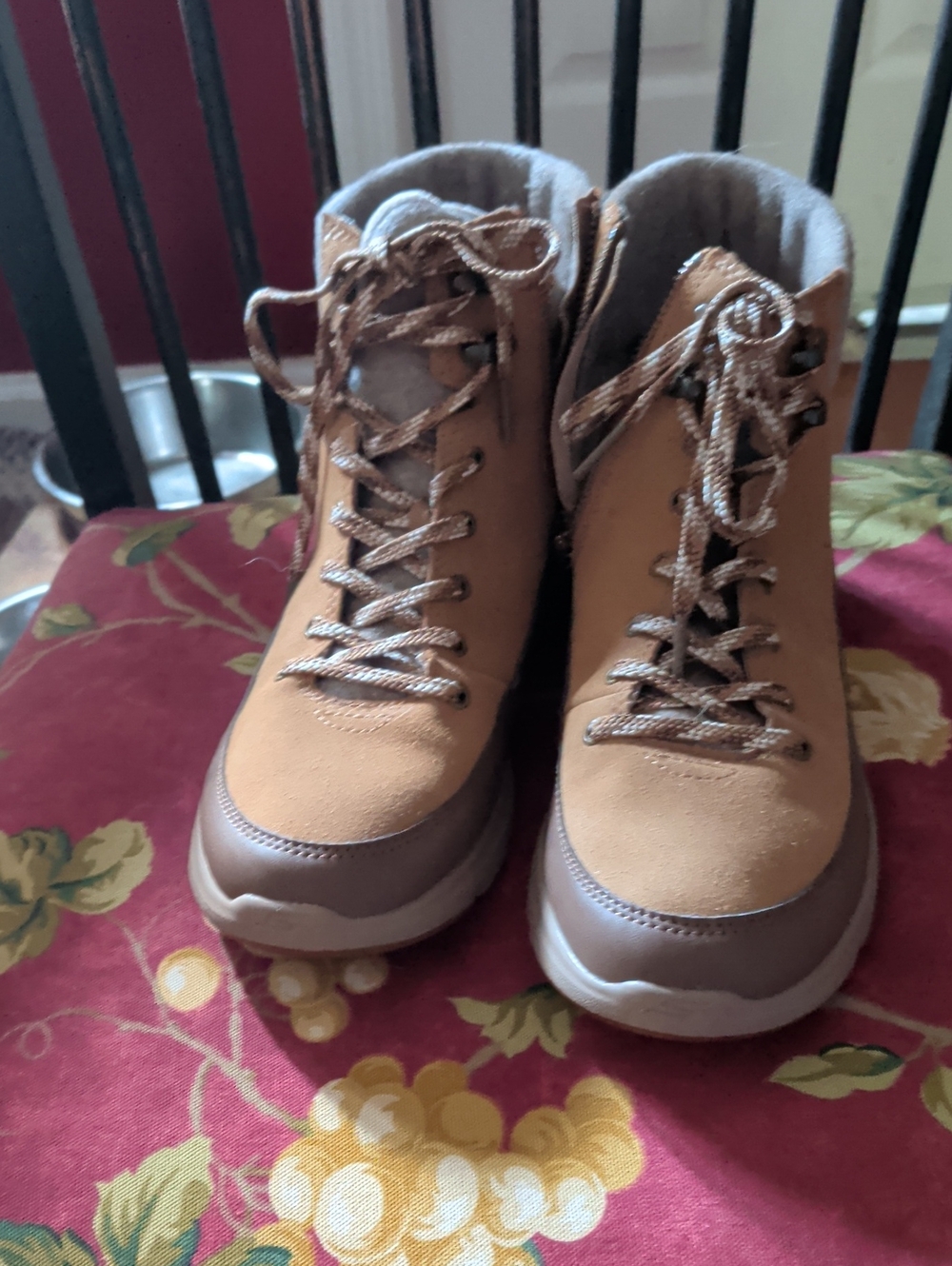 Skechers Women’s Tan Brown Lace-Up Outdoor Boots